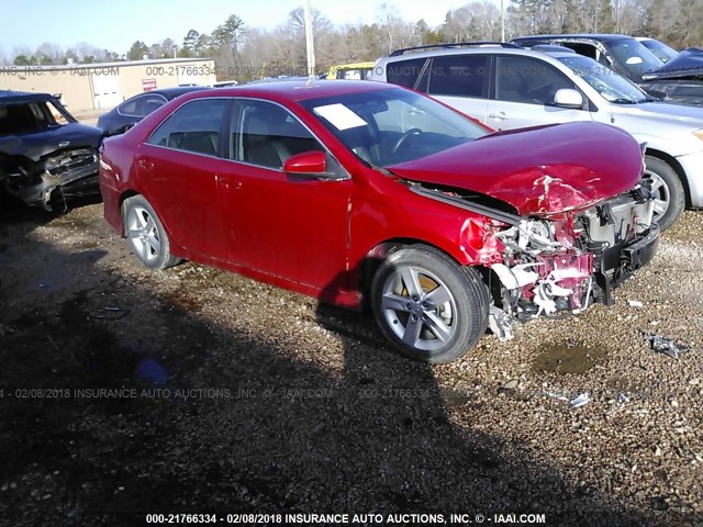 4T1BF1FK4EU745674 - 2014 TOYOTA CAMRY L/SE/LE/XLE RED photo 1