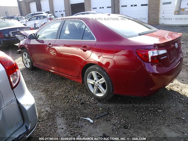 4T1BF1FK4EU745674 - 2014 TOYOTA CAMRY L/SE/LE/XLE RED photo 3
