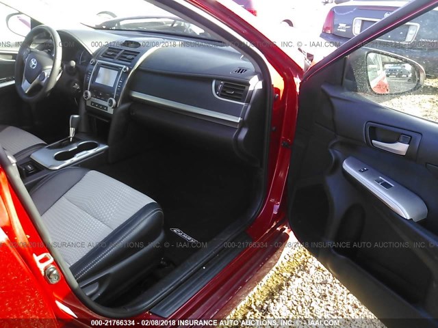 4T1BF1FK4EU745674 - 2014 TOYOTA CAMRY L/SE/LE/XLE RED photo 5