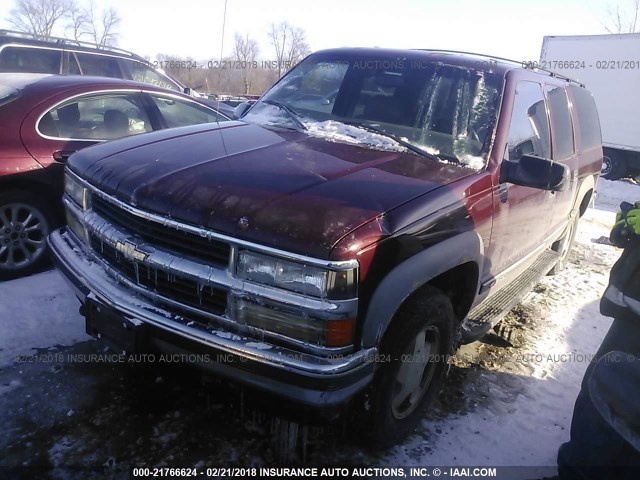 1GNFK16R2XJ321341 - 1999 CHEVROLET SUBURBAN K1500 MAROON photo 2