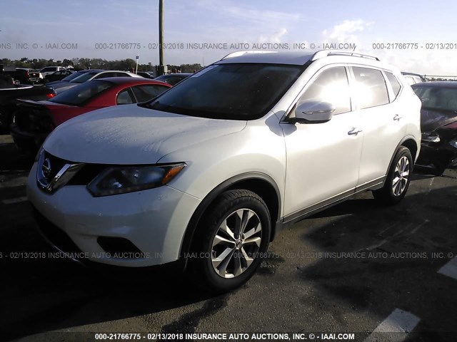 KNMAT2MT5FP551682 - 2015 NISSAN ROGUE S/SL/SV WHITE photo 2