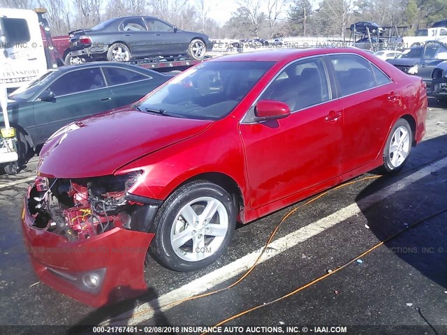 4T1BF1FK4CU627931 - 2012 TOYOTA CAMRY SE/LE/XLE RED photo 2