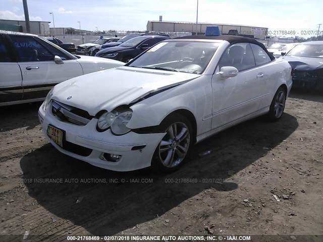 WDBTK56F27T075936 - 2007 MERCEDES-BENZ CLK 350 WHITE photo 2