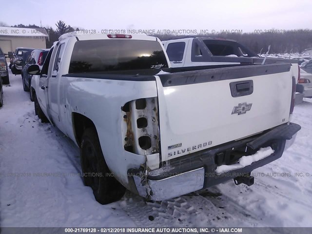 1GCEK19007Z585502 - 2007 CHEVROLET SILVERADO K1500 WHITE photo 3