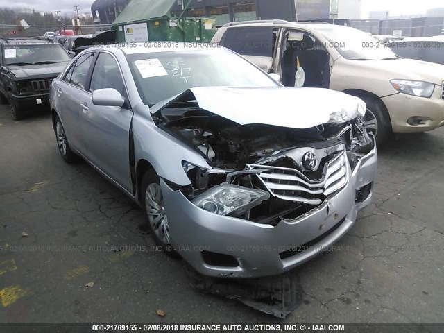 4T1BF3EK7BU191037 - 2011 TOYOTA CAMRY SE/LE/XLE SILVER photo 1