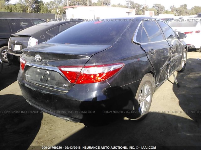 4T1BF1FK7GU217730 - 2016 TOYOTA CAMRY LE/XLE/SE/XSE BLACK photo 4