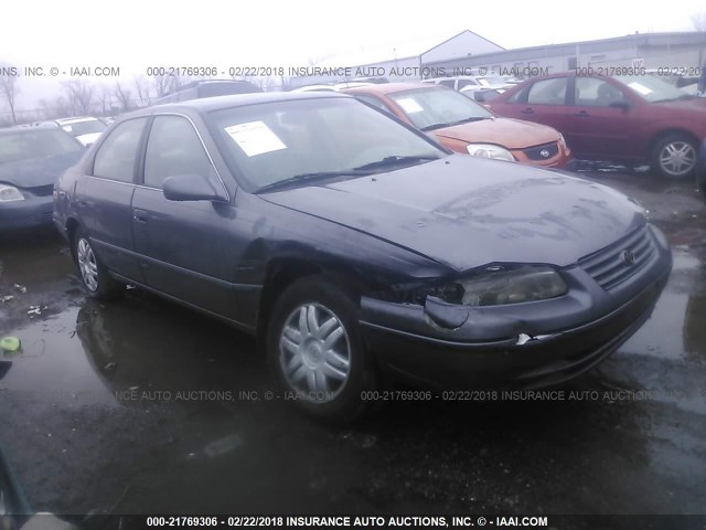 4T1BF28K8WU055317 - 1998 TOYOTA CAMRY CE/LE/XLE 灰色 照片 1