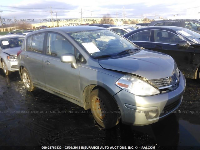 3N1BC13EX7L380929 - 2007 NISSAN VERSA S/SL GRAY photo 1