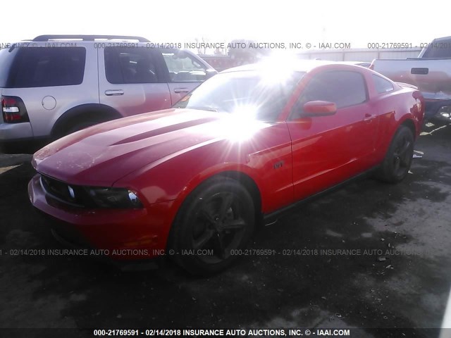 1ZVBP8CH6A5154508 - 2010 FORD MUSTANG GT RED photo 2