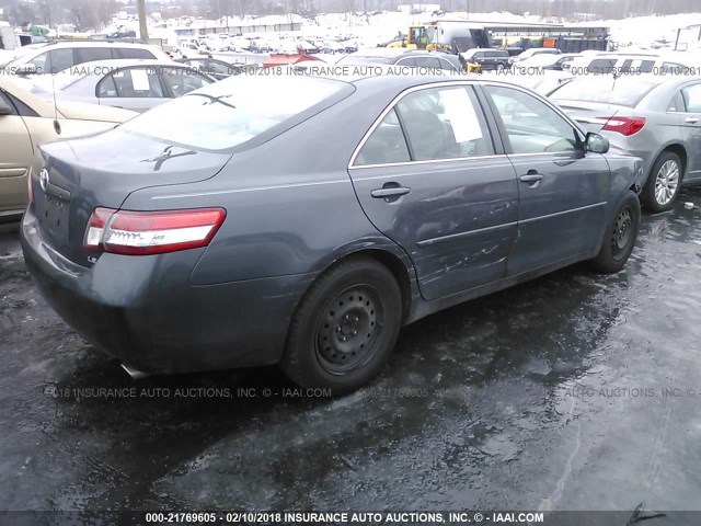 4T1BK3EK2BU124907 - 2011 TOYOTA CAMRY SE/LE/XLE SILVER photo 4
