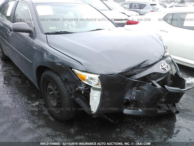 4T1BK3EK2BU124907 - 2011 TOYOTA CAMRY SE/LE/XLE SILVER photo 6