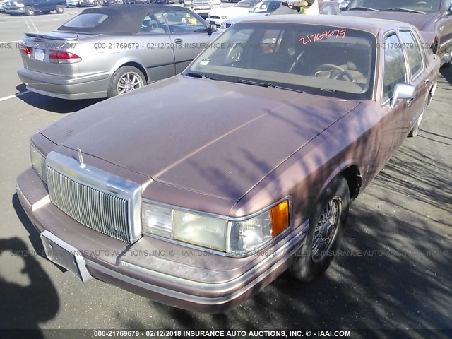 1LNLM81W6NY715999 - 1992 LINCOLN TOWN CAR EXECUTIVE PINK photo 2