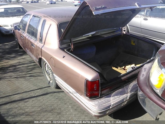1LNLM81W6NY715999 - 1992 LINCOLN TOWN CAR EXECUTIVE PINK photo 3