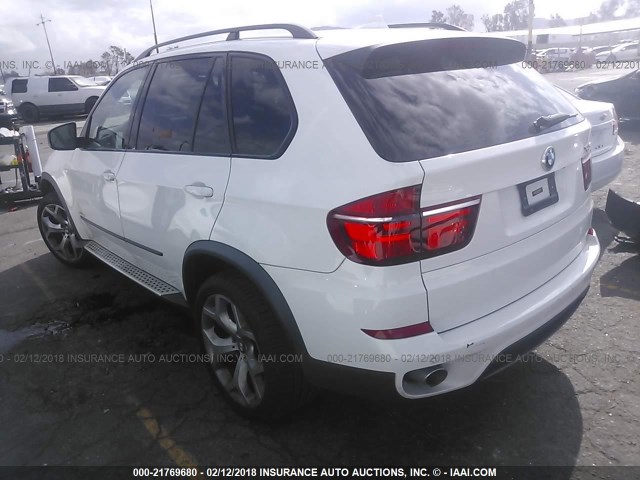 5UXZW0C51D0B90590 - 2013 BMW X5 XDRIVE35D WHITE photo 3