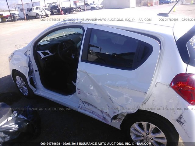 KL8CD6SA3HC800451 - 2017 CHEVROLET SPARK 1LT WHITE photo 6