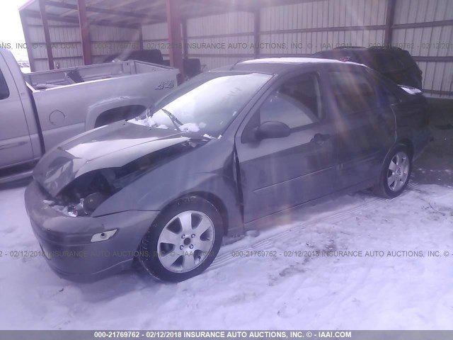 1FAFP38372W308455 - 2002 FORD FOCUS ZTS GRAY photo 2