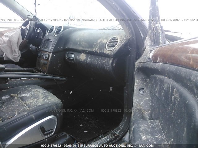 4JGBB56E69A511797 - 2009 MERCEDES-BENZ ML 350 BLACK photo 5