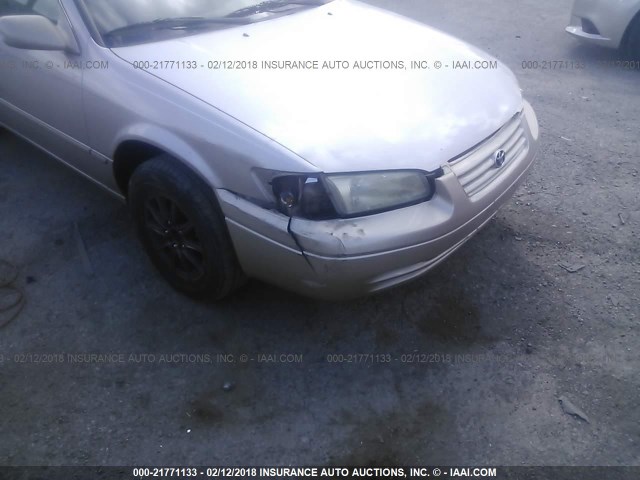 4T1BG22K7XU536313 - 1999 TOYOTA CAMRY CE/LE/XLE 棕色 照片 6