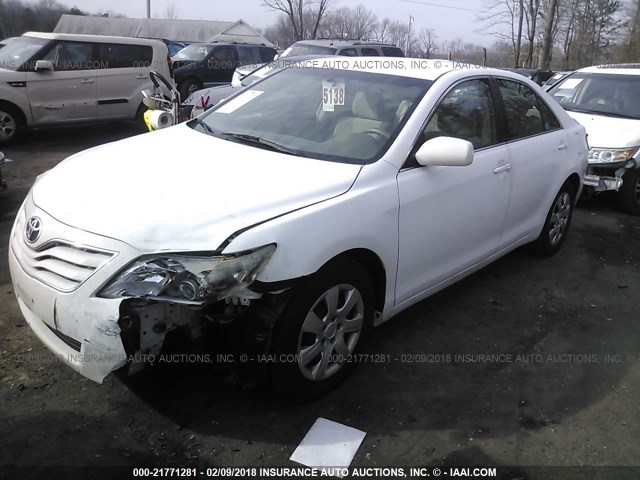 4T1BF3EK6BU587234 - 2011 TOYOTA CAMRY SE/LE/XLE WHITE photo 2