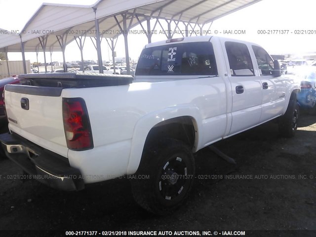 1GCHK23D87F125651 - 2007 CHEVROLET SILVERADO K2500 HEAVY DUTY WHITE photo 4