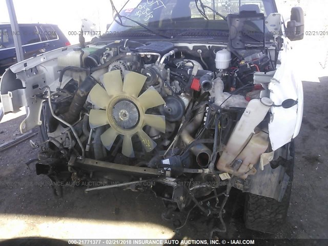 1GCHK23D87F125651 - 2007 CHEVROLET SILVERADO K2500 HEAVY DUTY WHITE photo 6