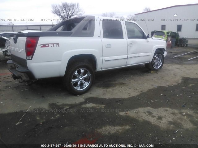 3GNEC12Z75G126218 - 2005 CHEVROLET AVALANCHE C1500 WHITE photo 4