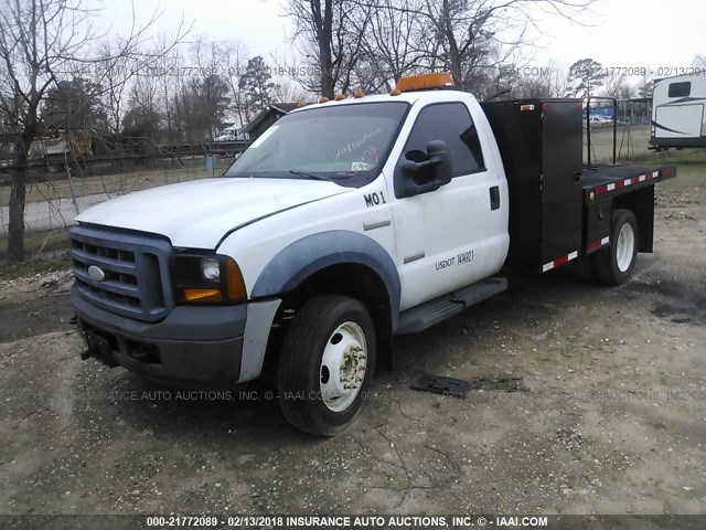 1FDAF56P07EB45052 - 2007 FORD F550 SUPER DUTY WHITE photo 2