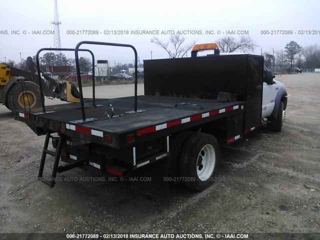 1FDAF56P07EB45052 - 2007 FORD F550 SUPER DUTY WHITE photo 4