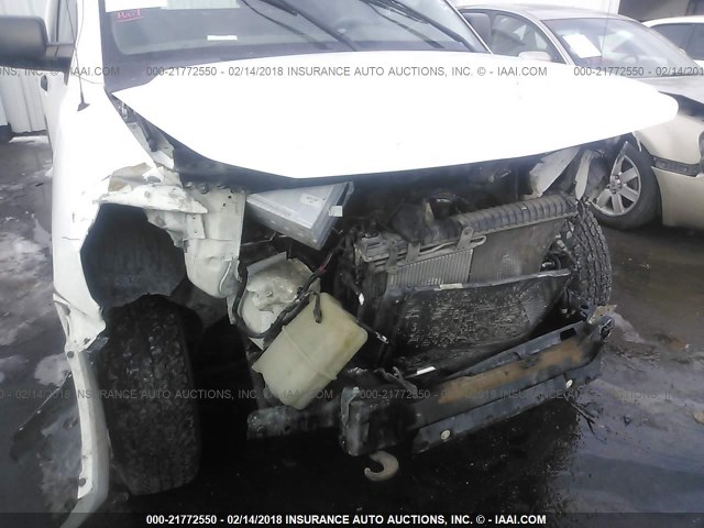 1N6BA06B45N532339 - 2005 NISSAN TITAN XE/SE/LE WHITE photo 6