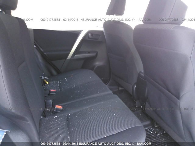 JTMBFREV1HJ127586 - 2017 TOYOTA RAV4 LE Մոխրագույն լուսանկար 8