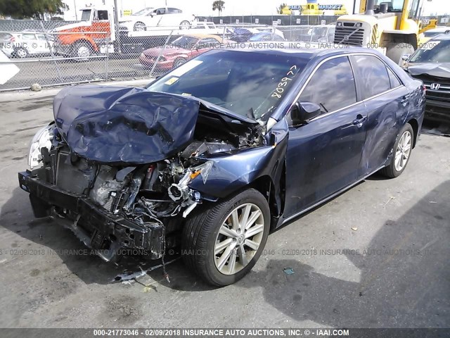 4T1BF1FK6EU803977 - 2014 TOYOTA CAMRY L/SE/LE/XLE 蓝色 照片 2