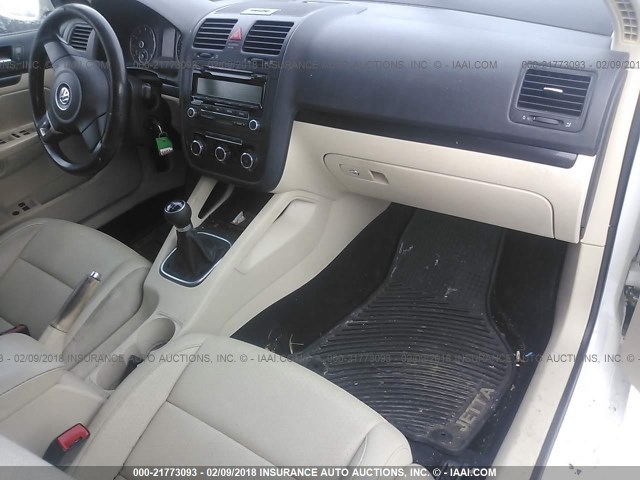 3VWRA7AJ7AM026417 - 2010 VOLKSWAGEN JETTA WOLFSBURG 白色 照片 5