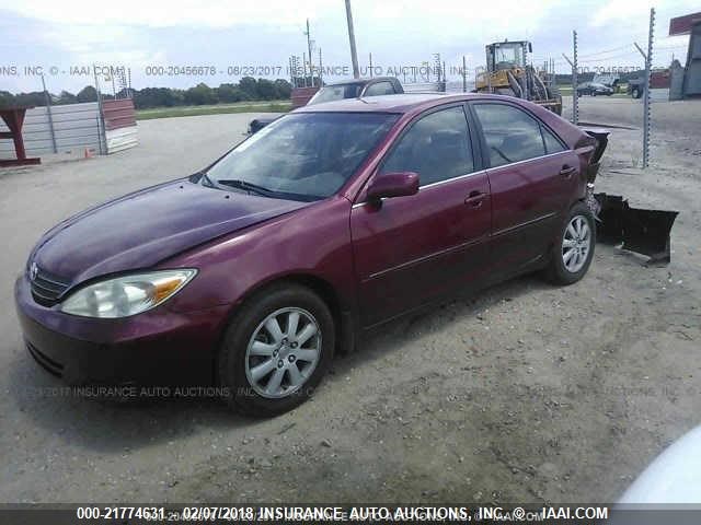 4T1BF32KX2U005558 - 2002 TOYOTA CAMRY LE/XLE/SE RED photo 2