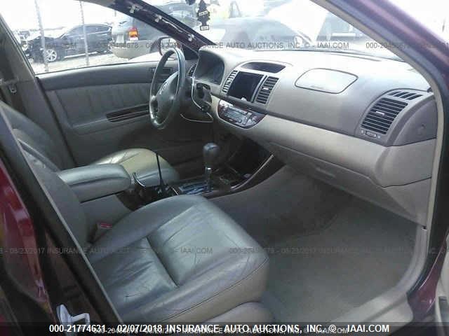 4T1BF32KX2U005558 - 2002 TOYOTA CAMRY LE/XLE/SE RED photo 5