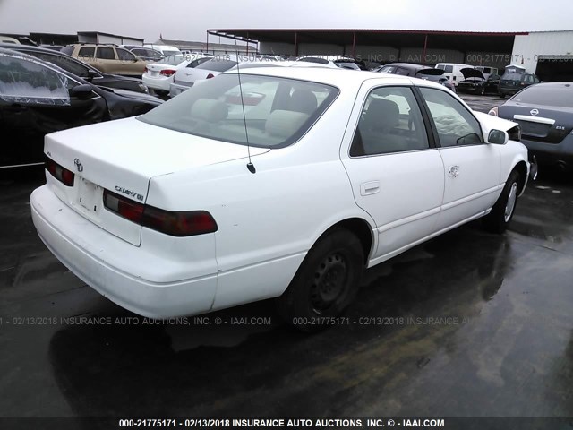 4T1BG22K9VU037056 - 1997 TOYOTA CAMRY CE/LE/XLE 白色 照片 4