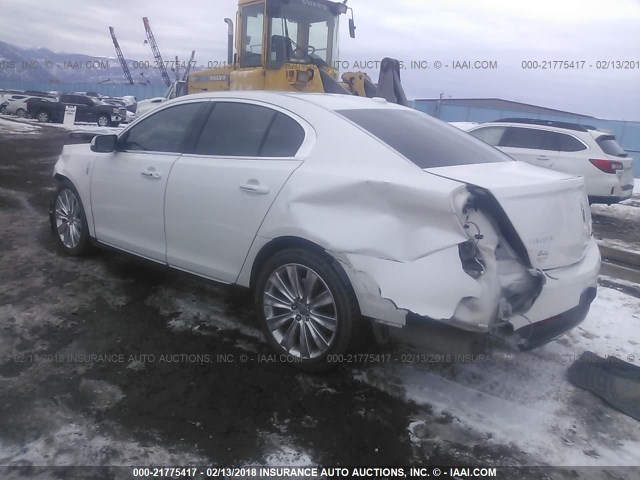1LNHL9FT2DG601371 - 2013 LINCOLN MKS WHITE photo 3