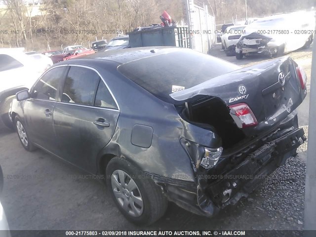 4T1BF3EK7AU047177 - 2010 TOYOTA CAMRY SE/LE/XLE GRAY photo 3