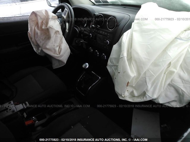 1C4NJDEB6CD588679 - 2012 JEEP COMPASS LATITUDE Boz foto 5