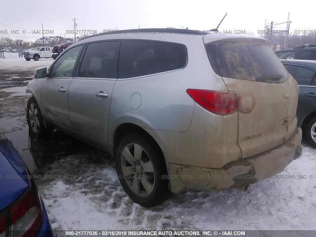 1GNEV33D99S121660 - 2009 CHEVROLET TRAVERSE LTZ SILVER photo 3