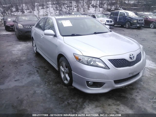 4T1BF3EK9BU200806 - 2011 TOYOTA CAMRY SE/LE/XLE ვერცხლისფერი ფოტო 1