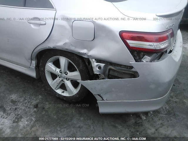 4T1BF3EK9BU200806 - 2011 TOYOTA CAMRY SE/LE/XLE ვერცხლისფერი ფოტო 6