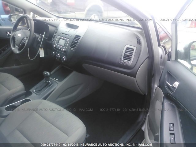 KNAFK4A60F5298816 - 2015 KIA FORTE LX SILVER photo 5