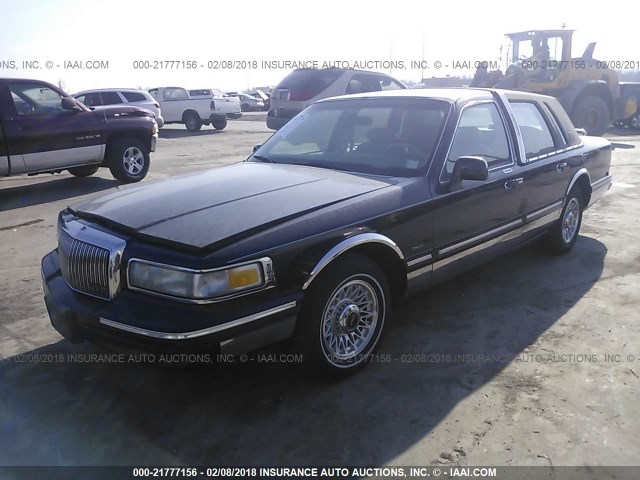 1LNLM81W1TY618013 - 1996 LINCOLN TOWN CAR EXECUTIVE PURPLE photo 2