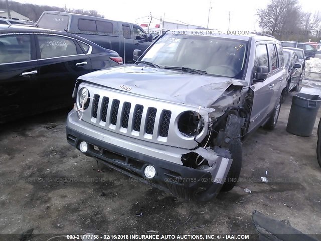 1C4NJPFB4FD209960 - 2015 JEEP PATRIOT LATITUDE SILVER photo 2