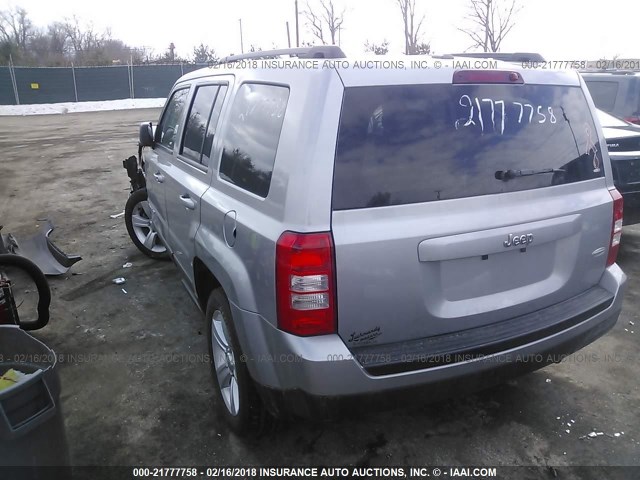 1C4NJPFB4FD209960 - 2015 JEEP PATRIOT LATITUDE SILVER photo 3