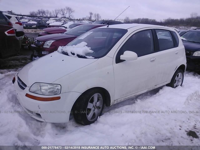 KL1TD66698B036289 - 2008 CHEVROLET AVEO LS WHITE photo 2