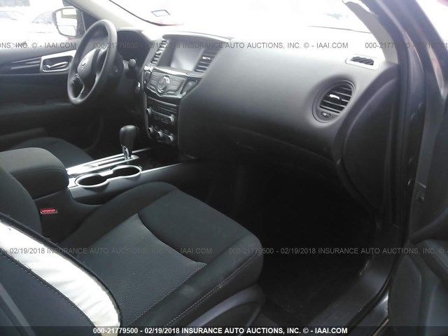 5N1DR2MNXHC683856 - 2017 NISSAN PATHFINDER S/SV/SL/PLATINUM 灰色 照片 5