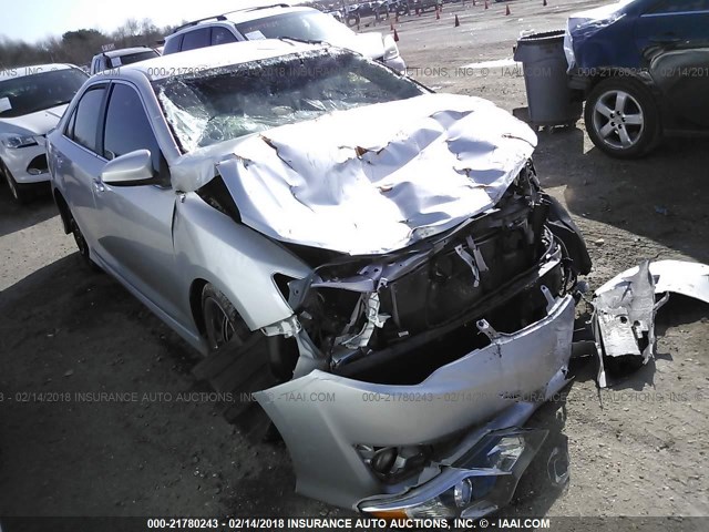 4T1BF1FK8DU228912 - 2013 TOYOTA CAMRY L/SE/LE/XLE Gümüş foto 1