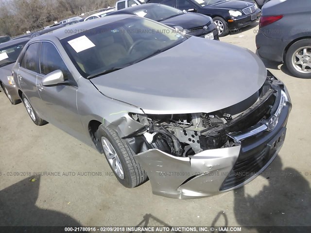 4T4BF1FK1GR518841 - 2016 TOYOTA CAMRY LE/XLE/SE/XSE Gold Foto 1