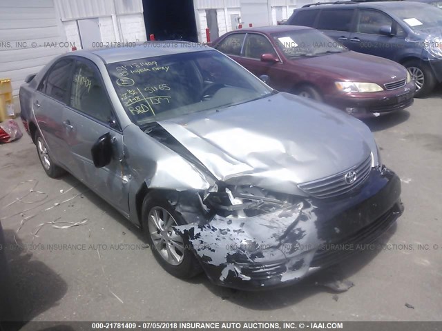 4T1BF32K95U610353 - 2005 TOYOTA CAMRY LE/XLE/SE ნაცრისფერი ფოტო 1